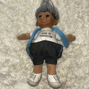 Vintage Russ Berrie grey hair aged to perfection soft bodied troll doll‎